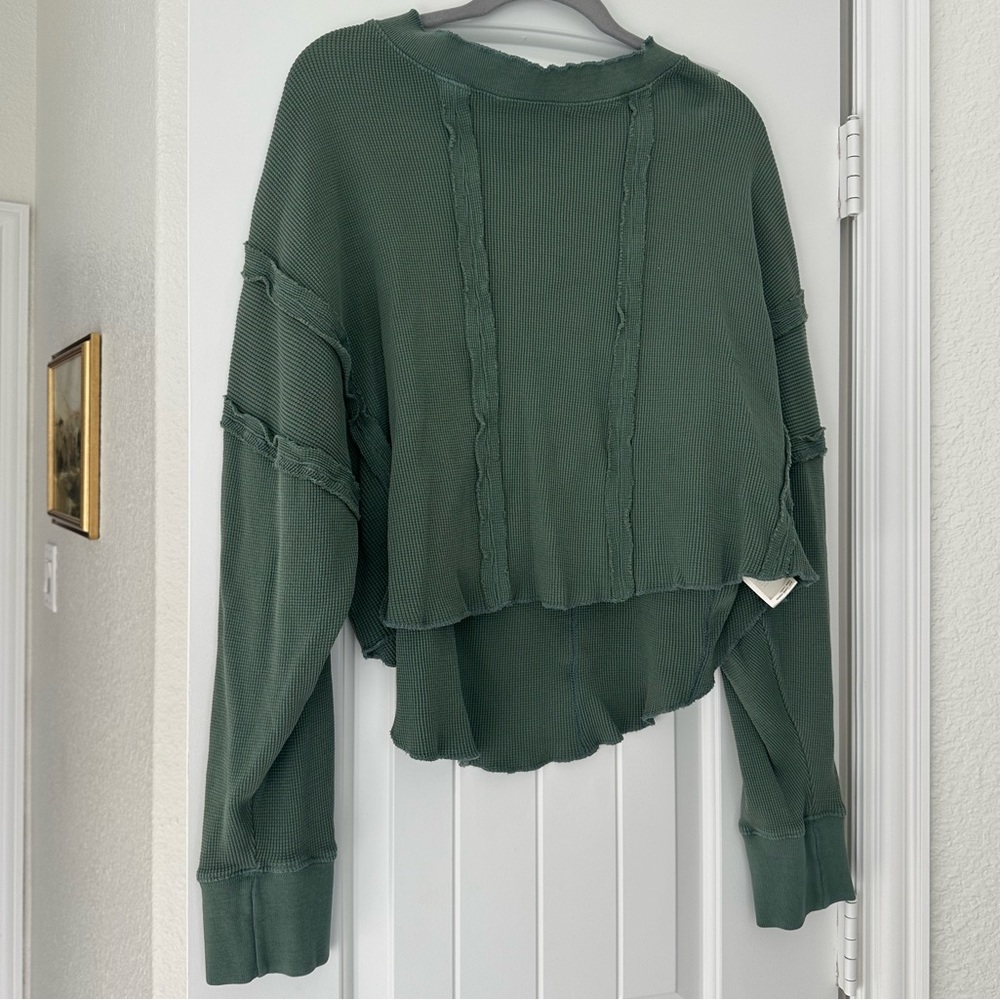 Free People Green Long Sleeve Cropped Shirt Size M